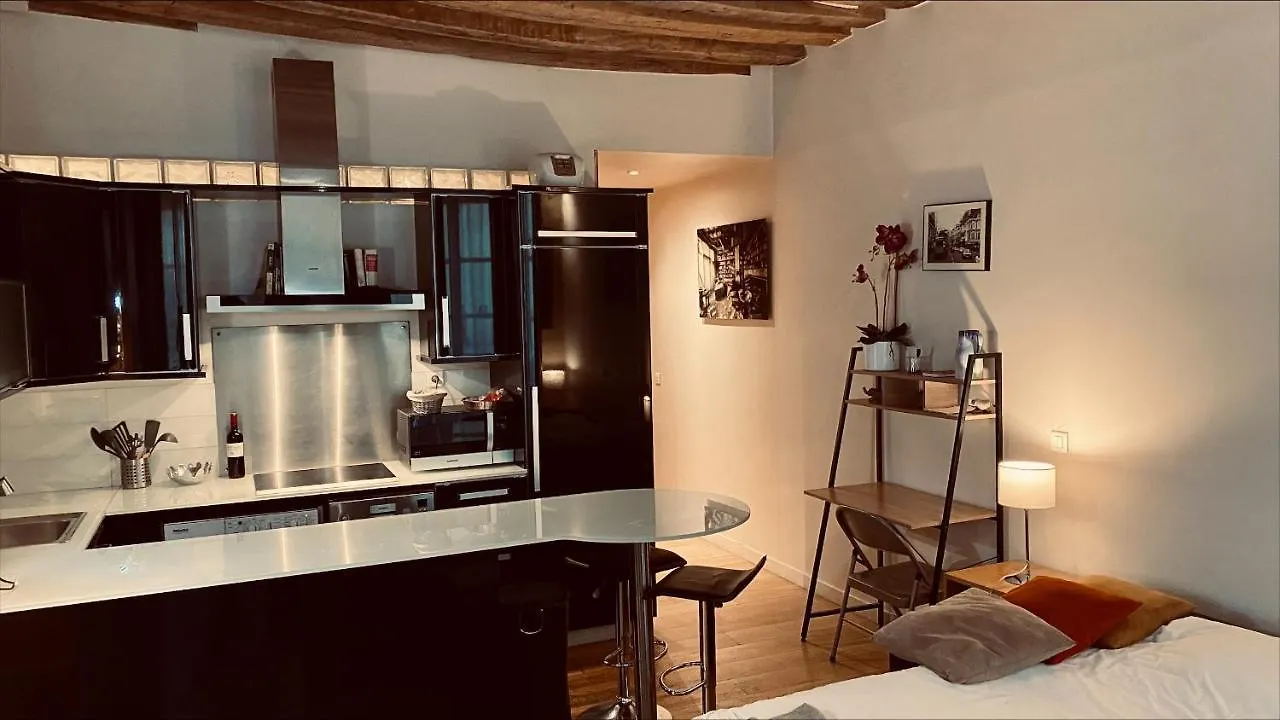 Gorgeous St Germain Des Pres Apartment *